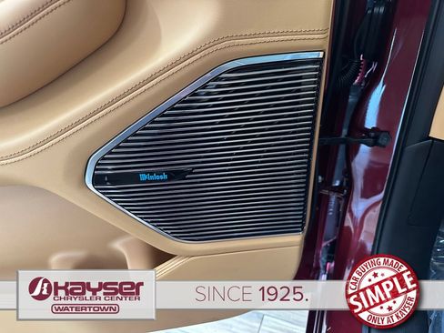 Used 2025 Jeep Grand Cherokee Summit AWD/4WD image 14