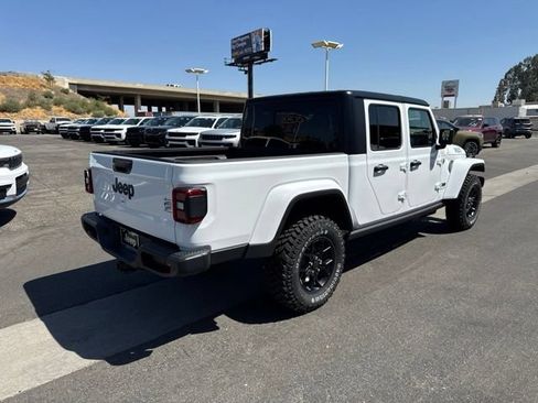 New 2026 Jeep Gladiator Sport AWD/4WD image 6
