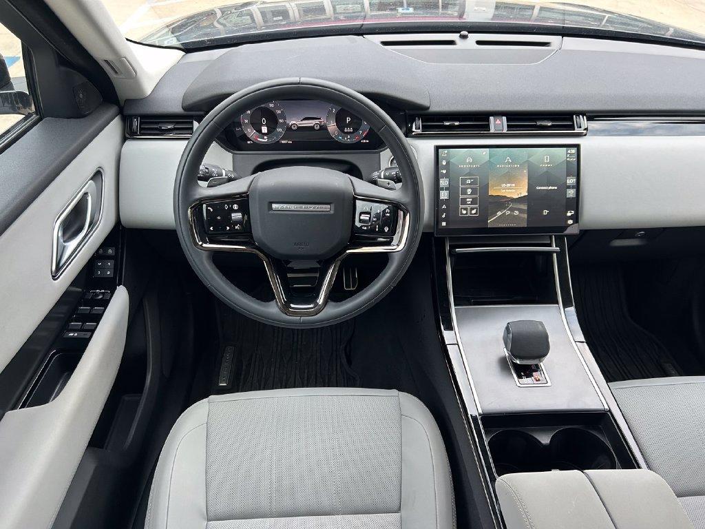 Used 2025 Land Rover Range Rover Velar Dynamic SE AWD/4WD image 18