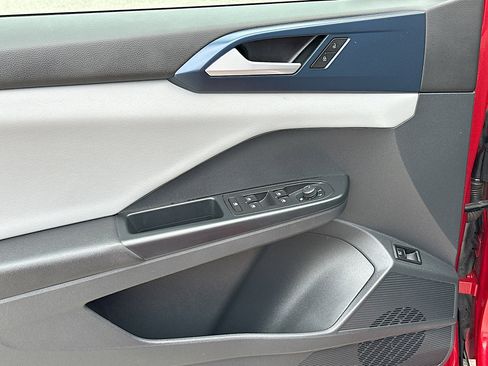 Used 2023 Volkswagen Taos SE image 16