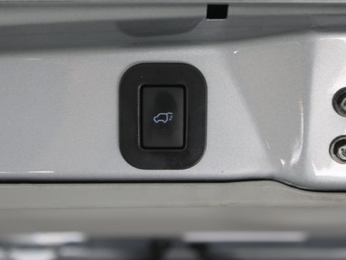 Used 2017 Toyota Sienna Limited FWD image 36