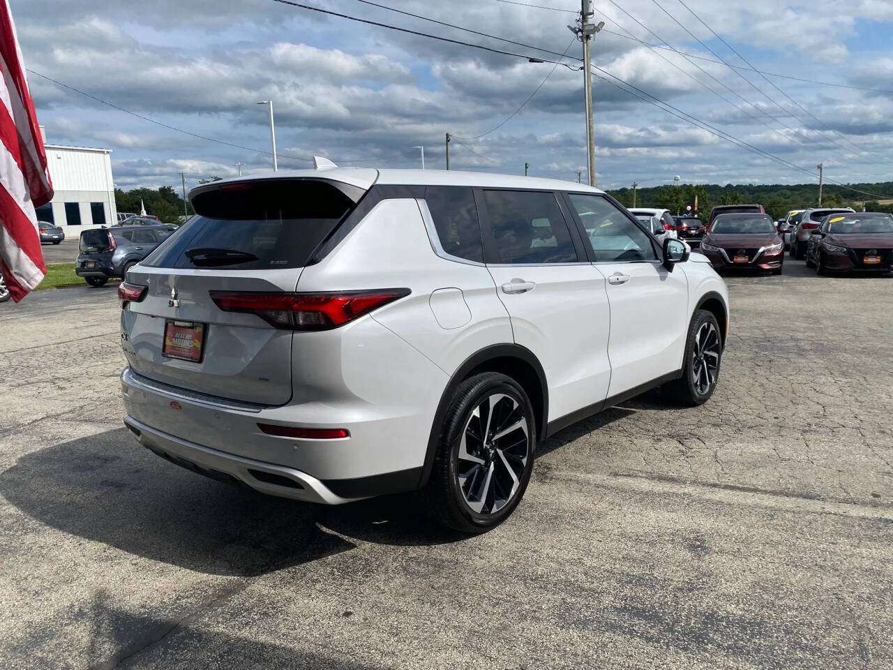 Used 2022 Mitsubishi Outlander SE AWD/4WD image 5