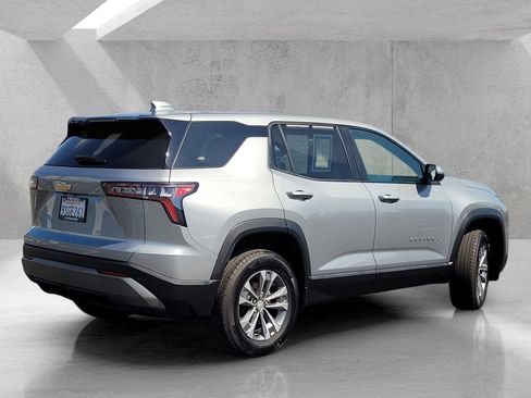 Used 2025 Chevrolet Equinox LT image 4