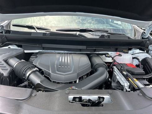 New 2026 Chevrolet Traverse LT w/ Sun and Wheel Package FWD image 36
