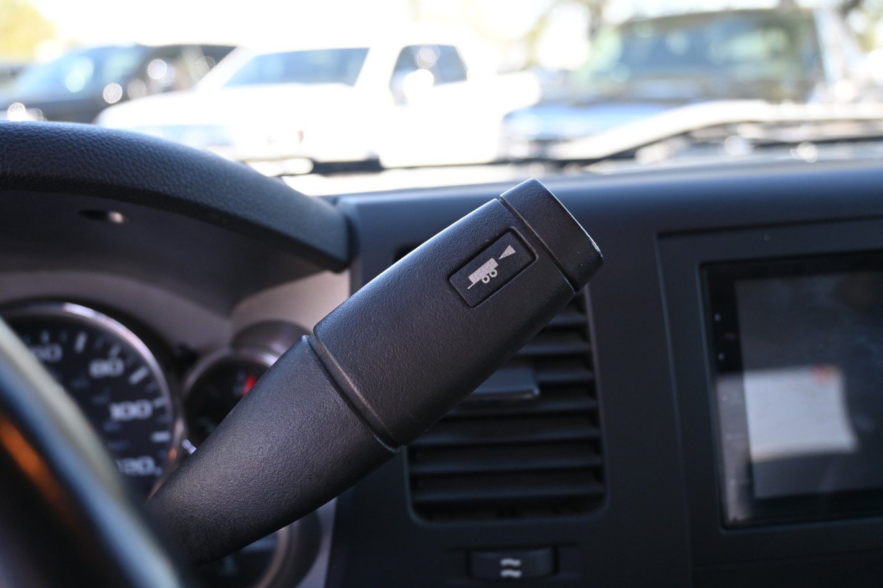 Used 2009 Chevrolet Silverado 1500 LT w/ Texas Edition RWD image 12