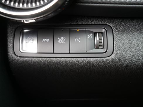 Used 2025 Chevrolet Equinox LT AWD/4WD image 26