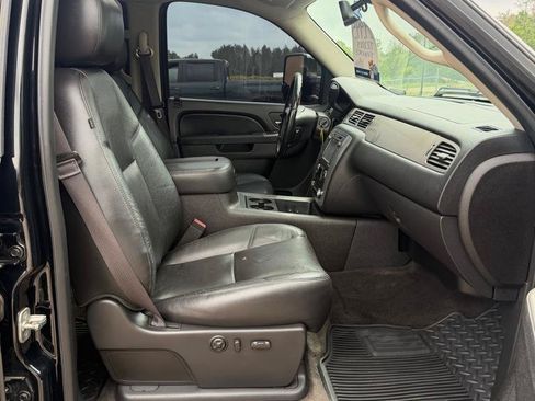 Used 2014 Chevrolet Silverado 2500 LTZ w/ LTZ Plus Package AWD/4WD image 16