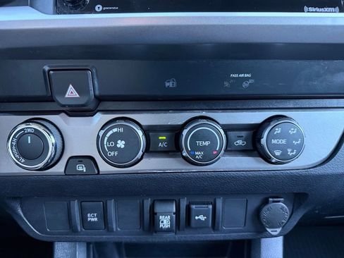 Used 2020 Toyota Tacoma SR5 image 26