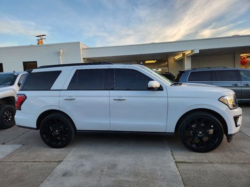 Used 2018 Ford Expedition Limited w/ Equipment Group 301A RWD image 7