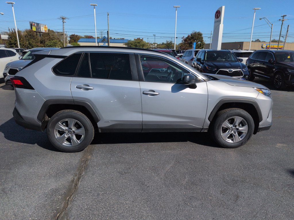 Certified 2024 Toyota RAV4 LE AWD/4WD image 6
