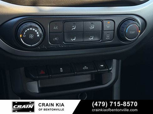 Used 2022 Chevrolet Colorado LT w/ LT Convenience Package image 18