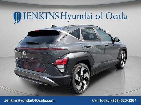 Used 2024 Hyundai Kona Limited FWD image 3