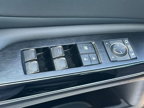 Used 2025 Lexus ES 350 w/ Premium Package FWD image 13