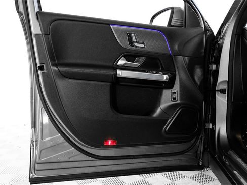 Used 2023 Mercedes-Benz EQB 250+ image 43