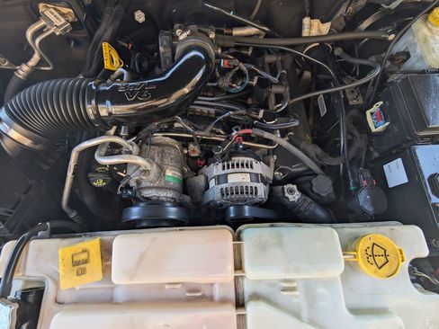 Used 2010 Jeep Liberty Sport w/ Popular Equipment Group AWD/4WD image 19