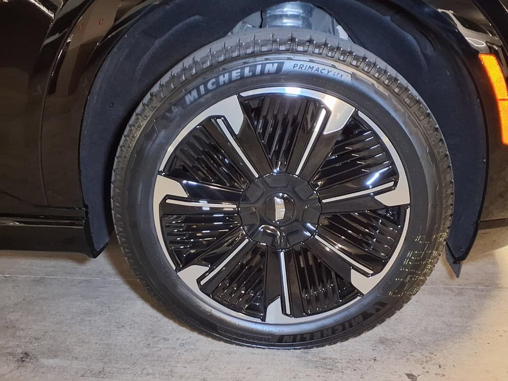 Used 2026 Cadillac Escalade IQL Sport 2 w/ LPO, Premium Carpet Package AWD/4WD image 4