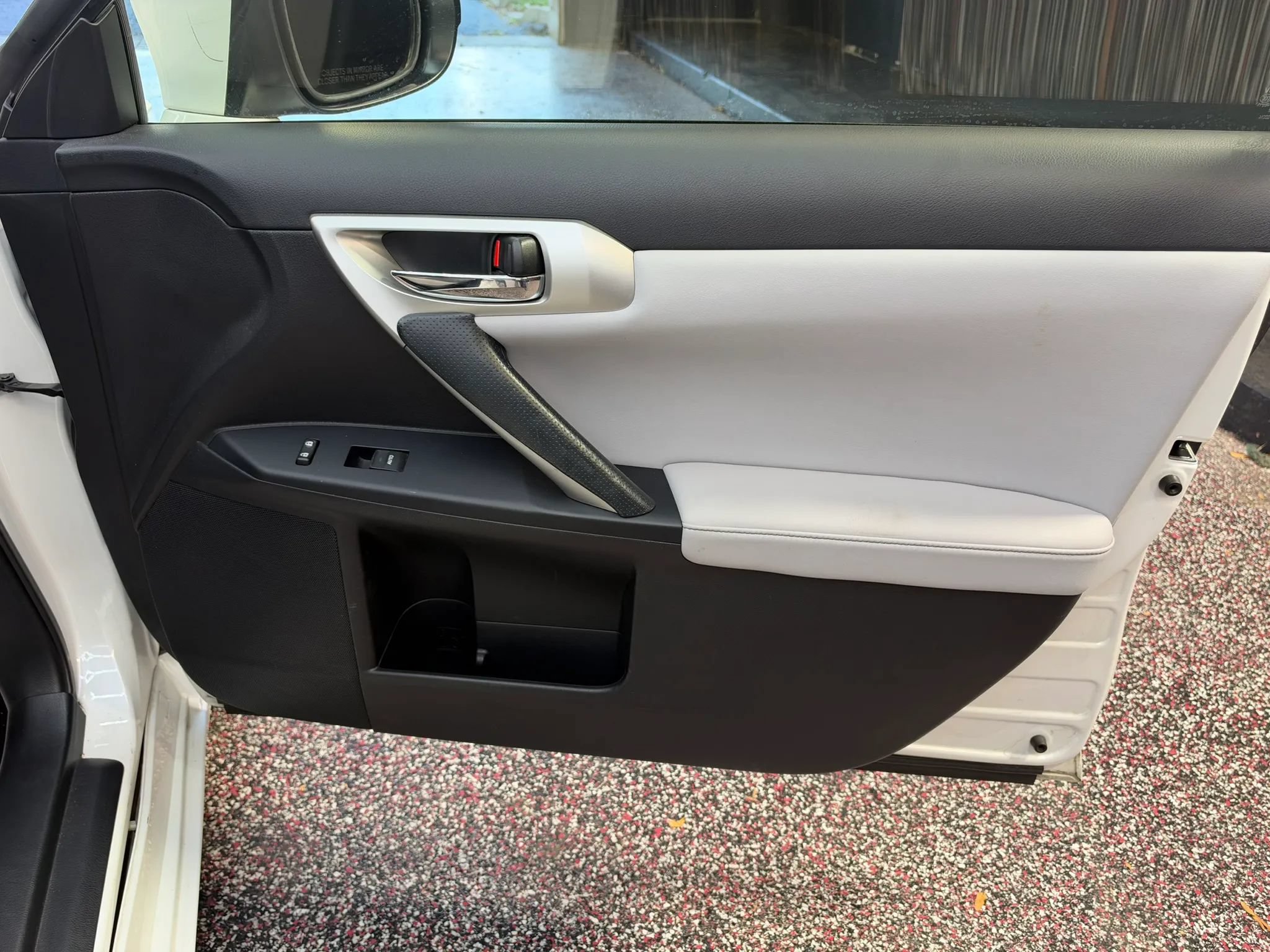 Used 2012 Lexus CT 200h Premium w/ Leather Pkg FWD image 30