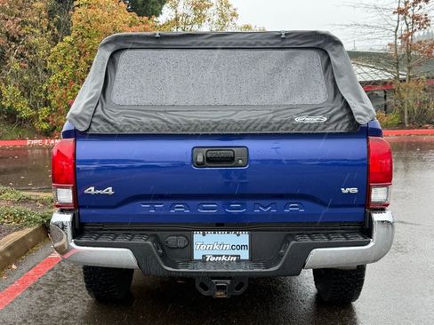 Used 2022 Toyota Tacoma SR5 AWD/4WD image 6
