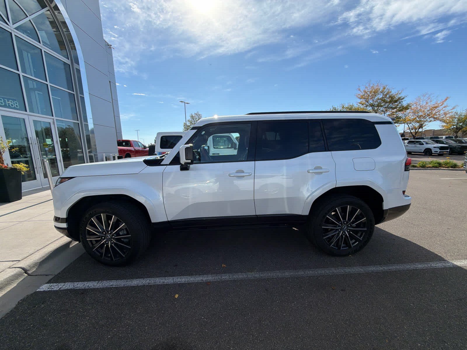Used 2025 Lexus GX 550 w/ Accessory Package (2T) AWD/4WD image 7