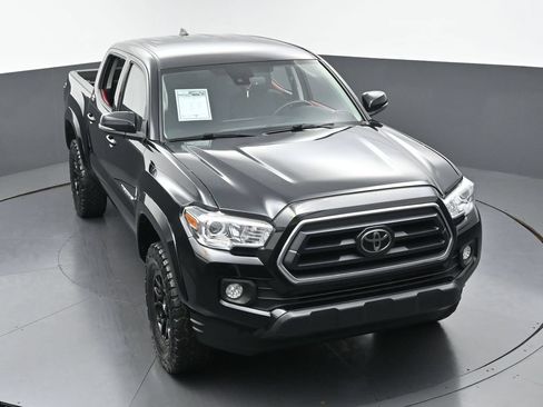 Used 2022 Toyota Tacoma SR5 w/ Technology Package RWD image 41
