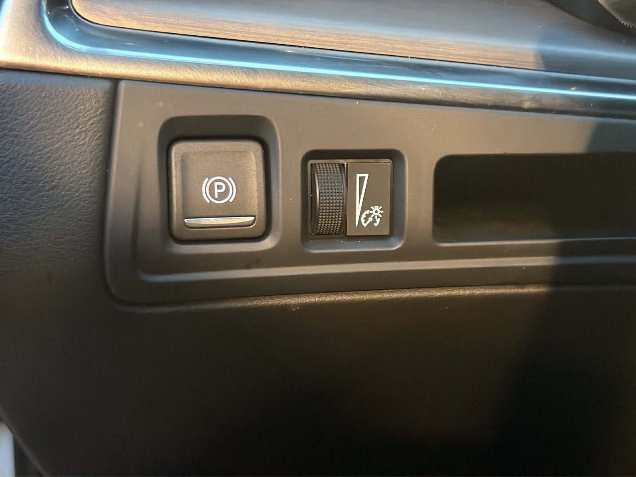 Certified 2025 Cadillac XT5 Luxury FWD image 19