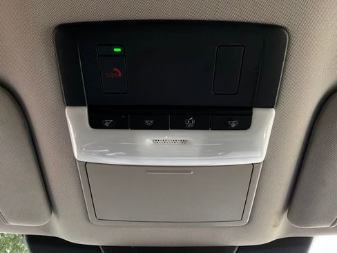 Used 2025 Nissan Pathfinder SV FWD image 17