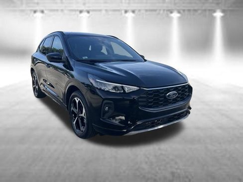 Certified 2023 Ford Escape ST-Line Select w/ Tech Pack #2 AWD/4WD image 2