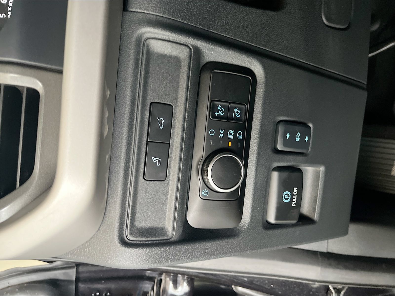 Used 2024 Ford Expedition XLT AWD/4WD image 10