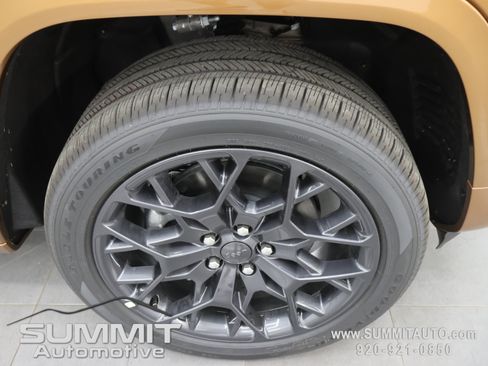 New 2026 Jeep Grand Cherokee L Summit AWD/4WD image 3