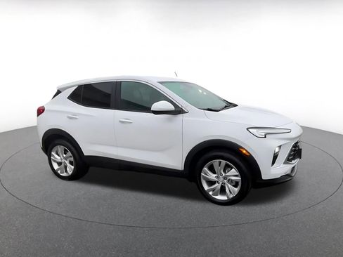 Used 2025 Buick Encore GX Preferred image 2
