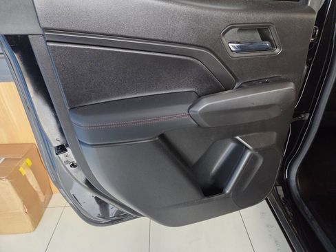 Used 2023 Chevrolet Colorado Z71 w/ Z71 Convenience Package 2 image 16