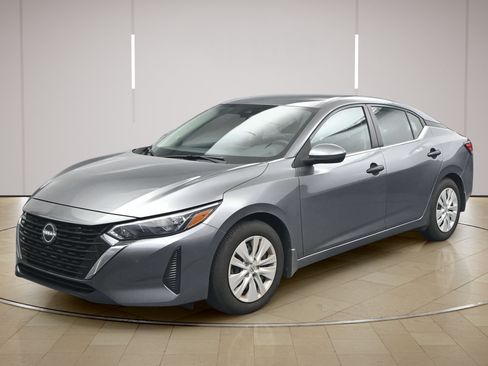 Used 2025 Nissan Sentra S FWD image 3