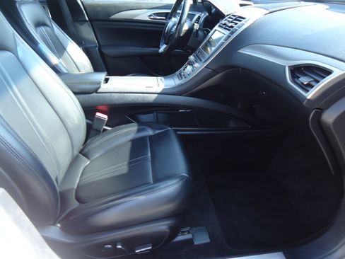 Used 2017 Lincoln MKZ Premiere FWD image 23
