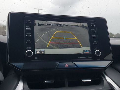 Used 2022 Toyota Venza LE image 26