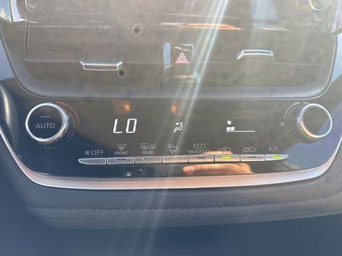 Used 2020 Toyota Corolla SE image 12