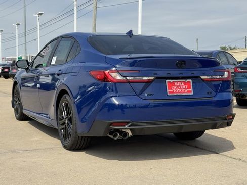 Used 2026 Toyota Camry SE image 7