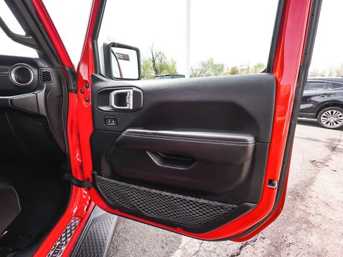 Used 2021 Jeep Gladiator Overland w/ Popular Equipment Package AWD/4WD image 13