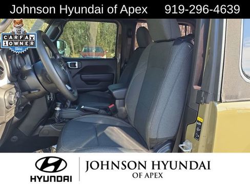 Used 2025 Jeep Wrangler Sport image 23