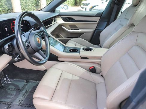 Used 2022 Porsche Taycan RWD image 17