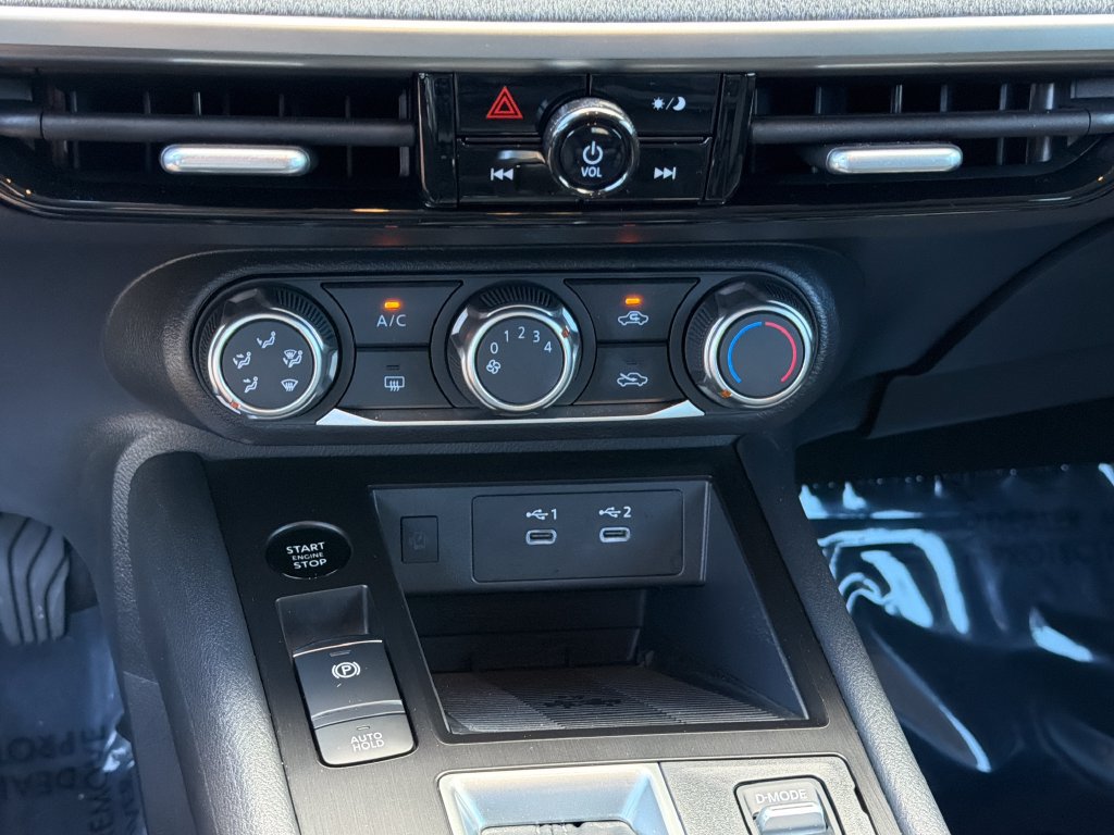 Certified 2025 Nissan Kicks SV FWD image 25