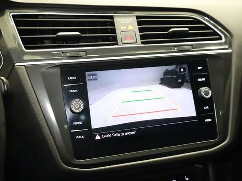 Used 2024 Volkswagen Tiguan SE R-Line image 21