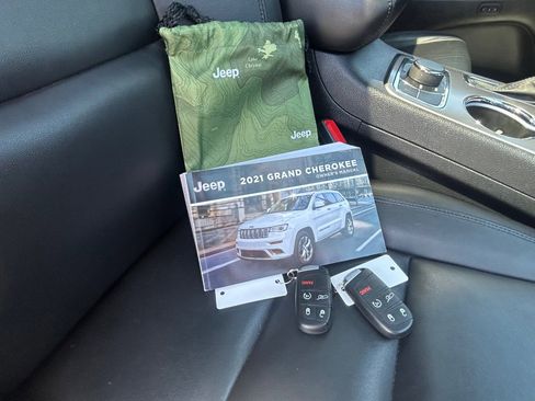 Used 2021 Jeep Grand Cherokee Limited image 50