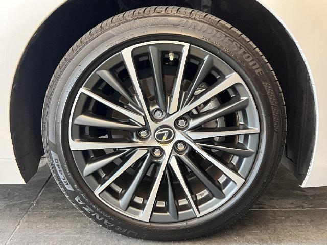 Certified 2025 Lexus ES 300h w/ Premium Package FWD image 14