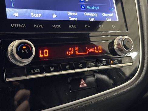 Used 2022 Mitsubishi Outlander LE AWD/4WD image 16