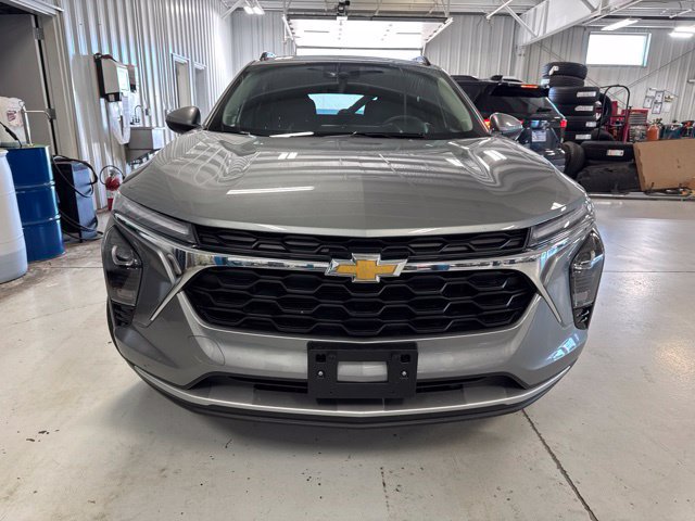 Used 2025 Chevrolet Trax LT FWD image 27