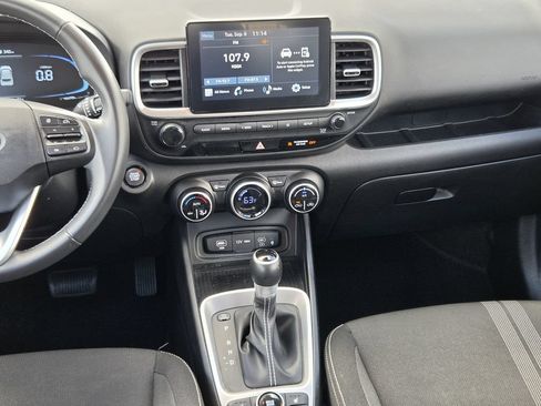 Used 2026 Hyundai Venue SEL FWD image 16