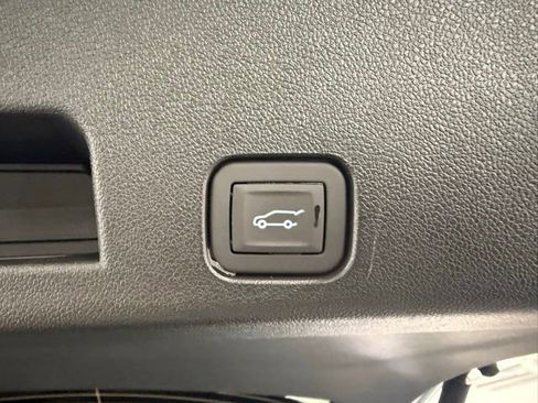 New 2026 Chevrolet Traverse Z71 image 9