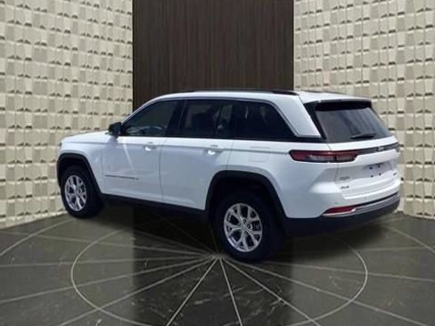 Certified 2023 Jeep Grand Cherokee Limited AWD/4WD image 7