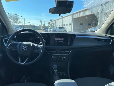 Used 2025 Buick Encore GX Preferred image 31