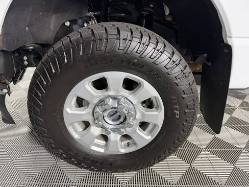 Used 2023 Ford F250 XLT w/ Snow Plow Prep Package image 12